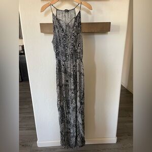 American Eagle|Boho Maxi Floral Dress in Floral Print w Bronze Buttons & Tassel•